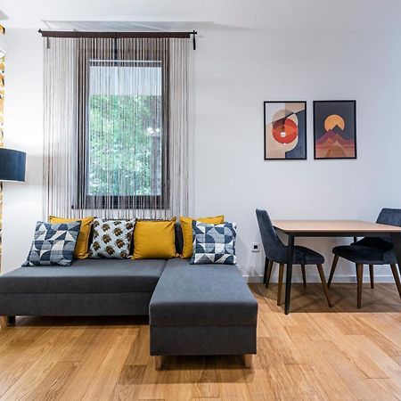 Vertigo Modern Studio-Free Private Parking-Fast Wi-Fi Novi Sad Buitenkant foto
