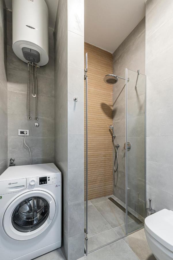 Vertigo Modern Studio-Free Private Parking-Fast Wi-Fi Novi Sad Buitenkant foto