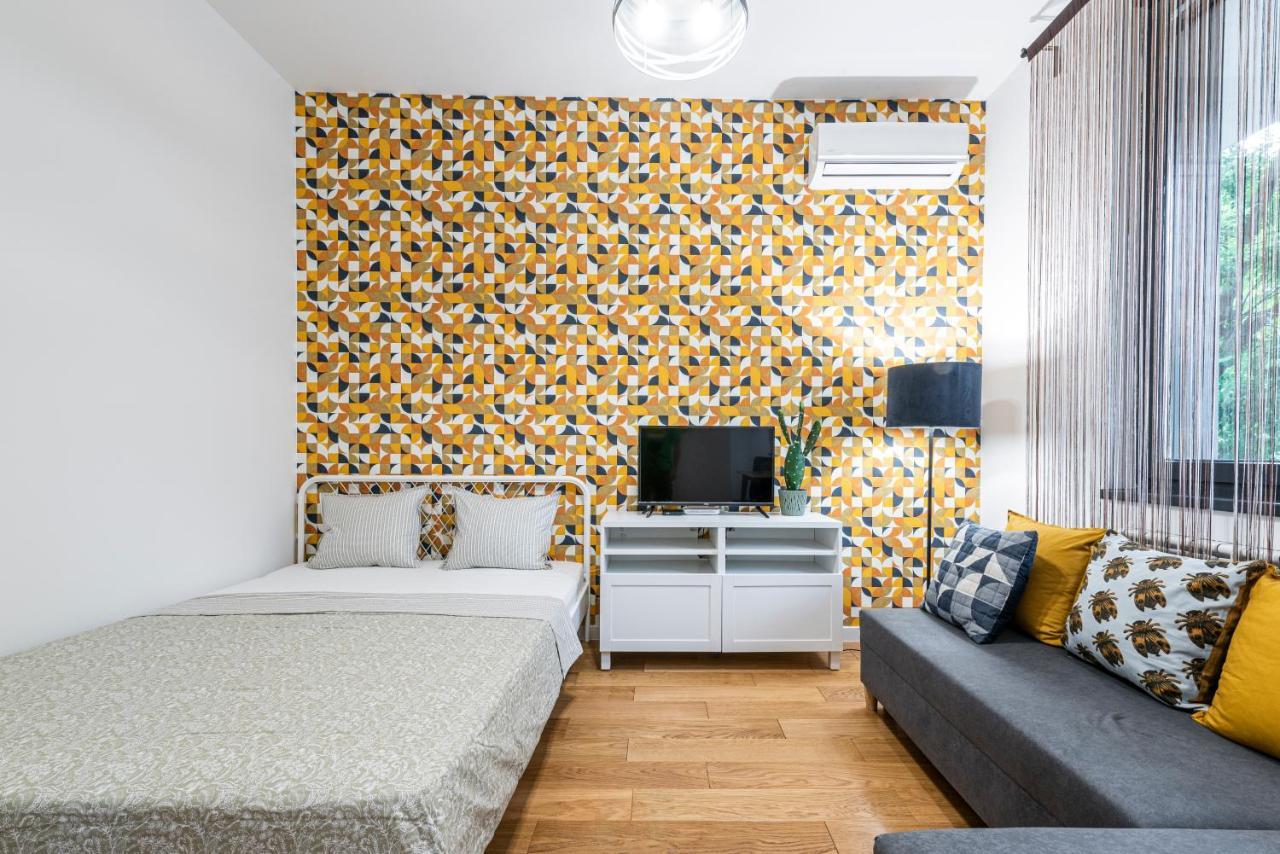 Vertigo Modern Studio-Free Private Parking-Fast Wi-Fi Novi Sad Buitenkant foto